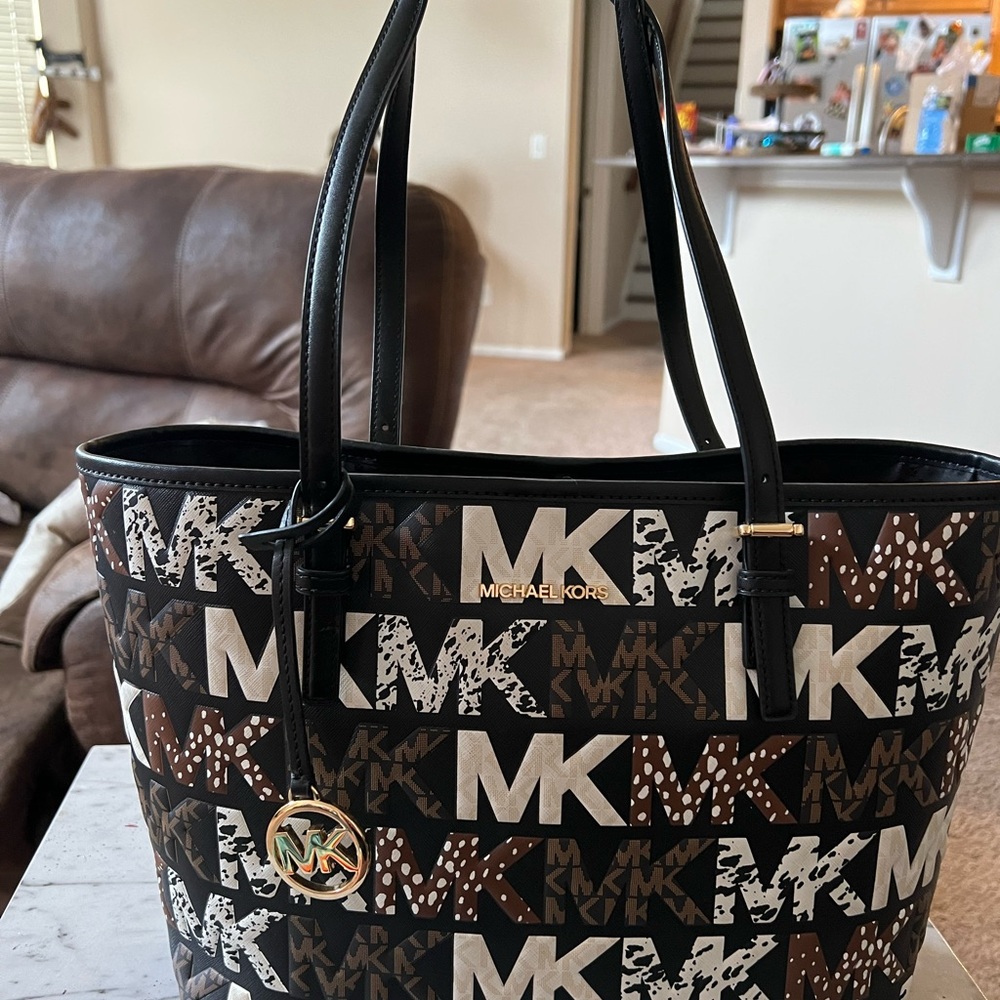 Michael Kors Jet Set Graphic Logo Medium Carryall Tote Black